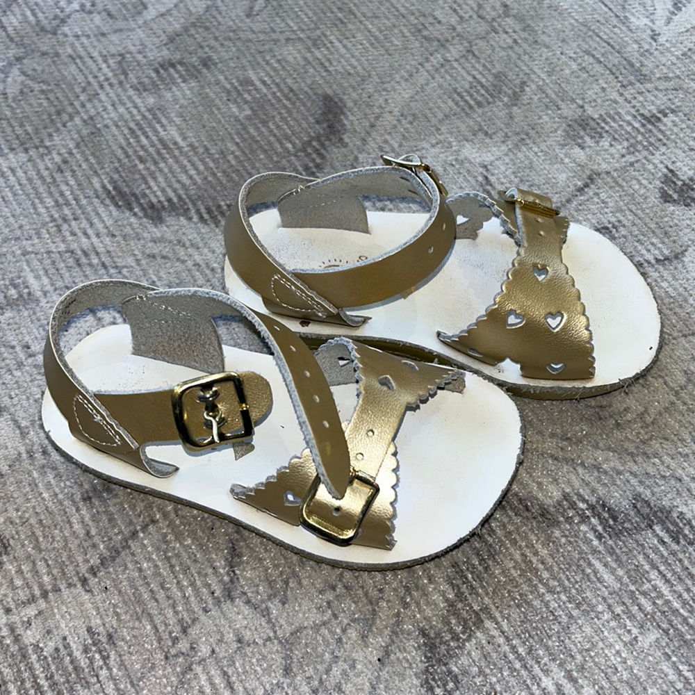Toddler Gold sandals size 6